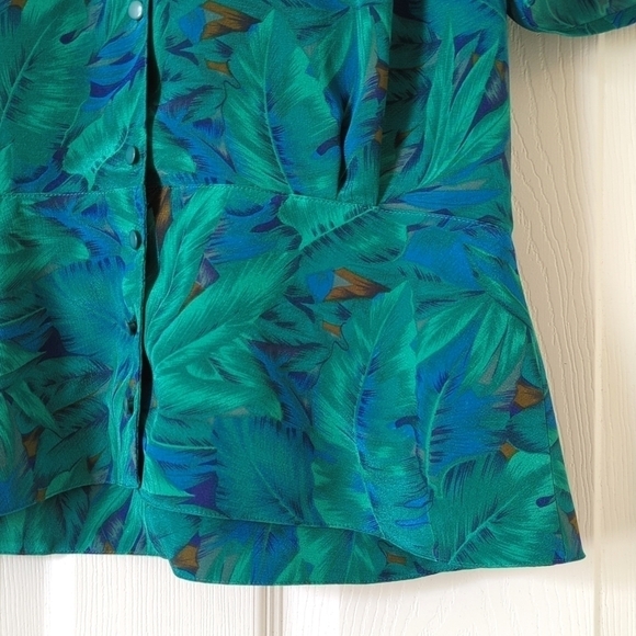 Leslie Fay 80's Vintage Banana Leaf Silky Short Sleeve Button Down Peplum Blouse - Picture 9 of 11
